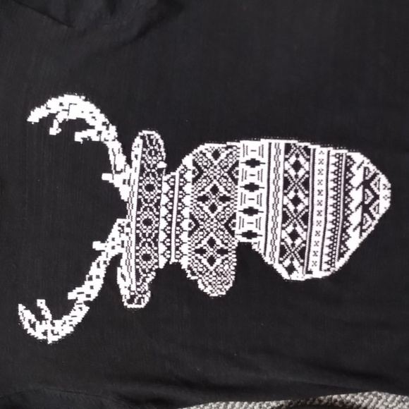 Studio 84 black cotton blend sweater with reindeer design Sz L Exc condition - Picture 2 of 7